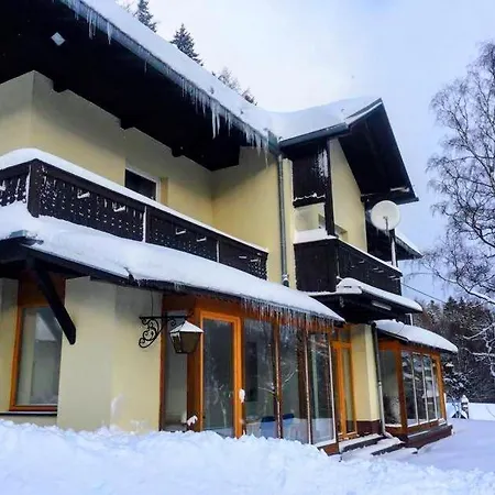 Art In Waldfrieden Appartement