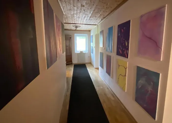 Art In Waldfrieden * סמרינג